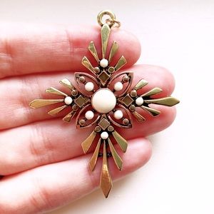 ✝️Vintage brassy gold & enamel cross pendant